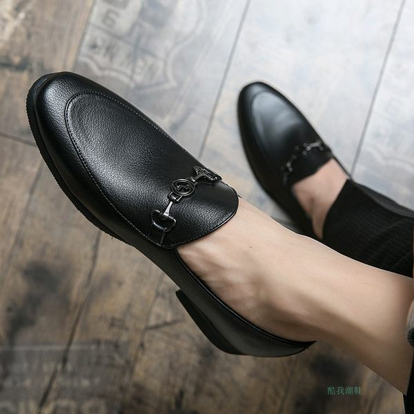 Metallist pandlaga kunstnahast pidulikud meeste kingad