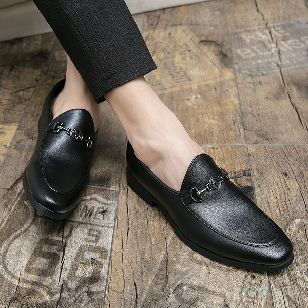 Metallist pandlaga kunstnahast pidulikud meeste kingad