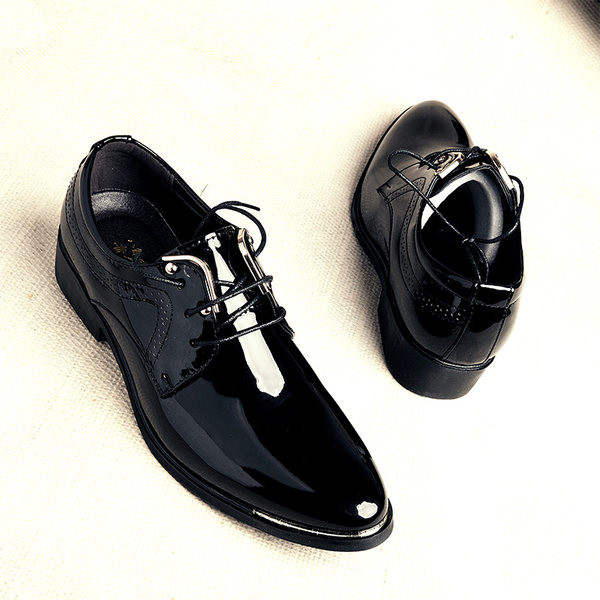 Vyriški proginiai batai su metaliniu elementu ir raišteliais