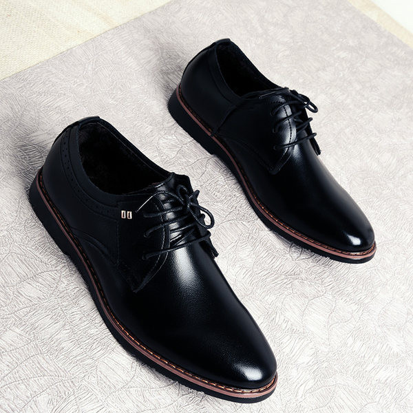 Férfi öko bőr cipő fűzővel és fém elemmel