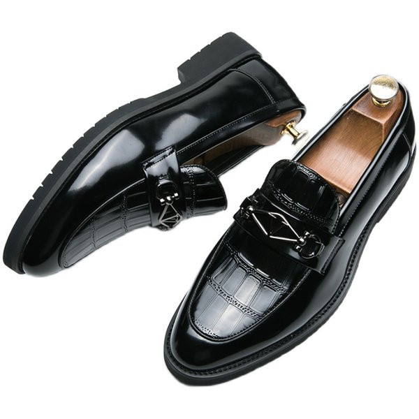 Metallist kaunistusega lakknahast meeste kingad