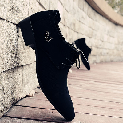 Uus paelte ja metallelemendiga pidulike kingade mudel