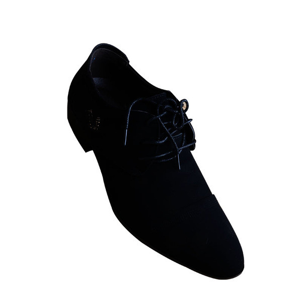 Uus paelte ja metallelemendiga pidulike kingade mudel