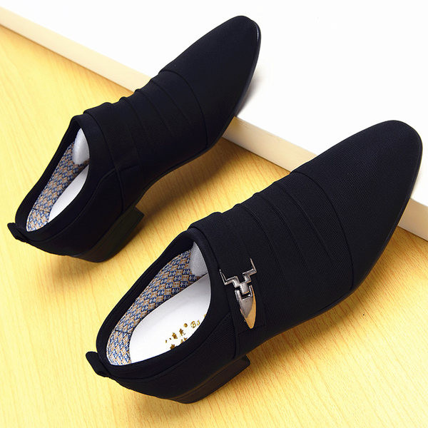 Vīriešu tekstila apavi ar metāla elementu