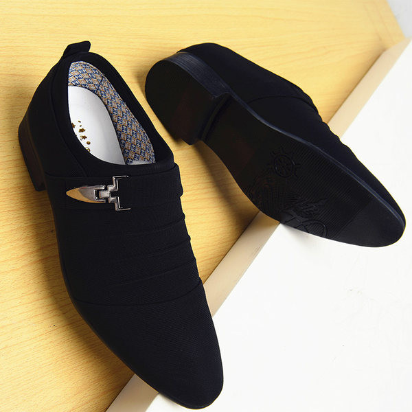 Vīriešu tekstila apavi ar metāla elementu