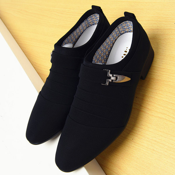 Vīriešu tekstila apavi ar metāla elementu