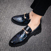 Patent cipő fém díszítéssel