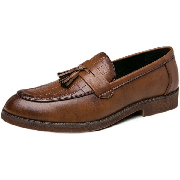 Eleganti apavi no reljefas ādas ar pušķi