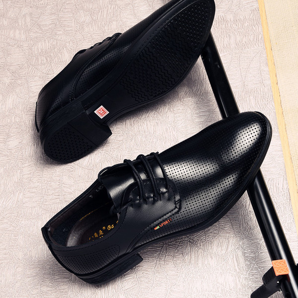 Férfi aktuális cipő lekerekített fűzővel