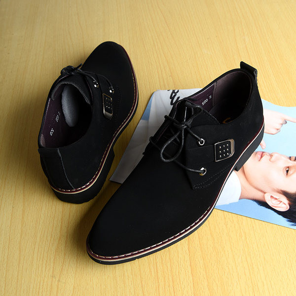 Meeste terava otsaga kingad paelte ja metallpandlaga