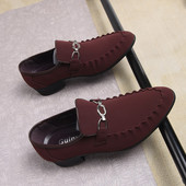 Meeste ümarad metallelemendiga kingad