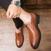 Κομψά μυτερά παπούτσια με μεταλλικό στοιχείο