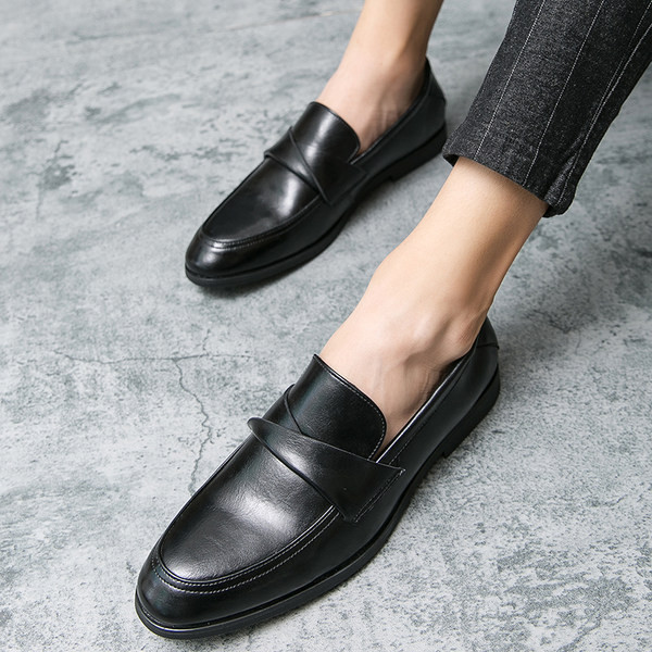 Elegantsed ökonahast terava otsaga kingad - tavaline mudel