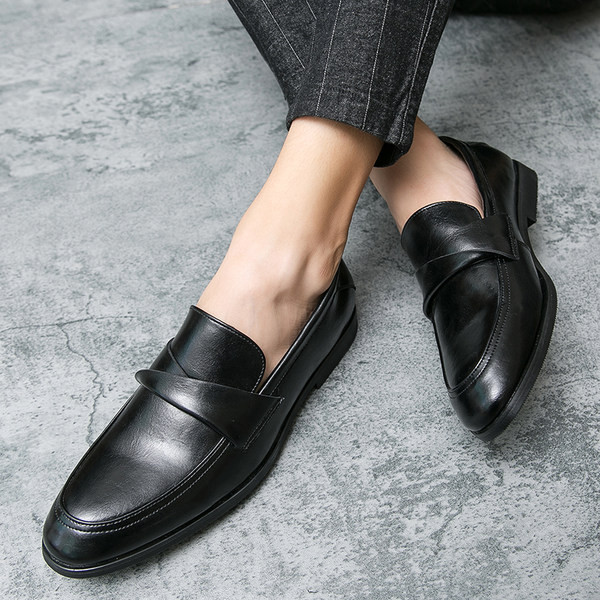 Elegantsed ökonahast terava otsaga kingad - tavaline mudel