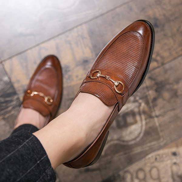 Elegantsed terava otsaga metallkaunistusega kunstnahast kingad