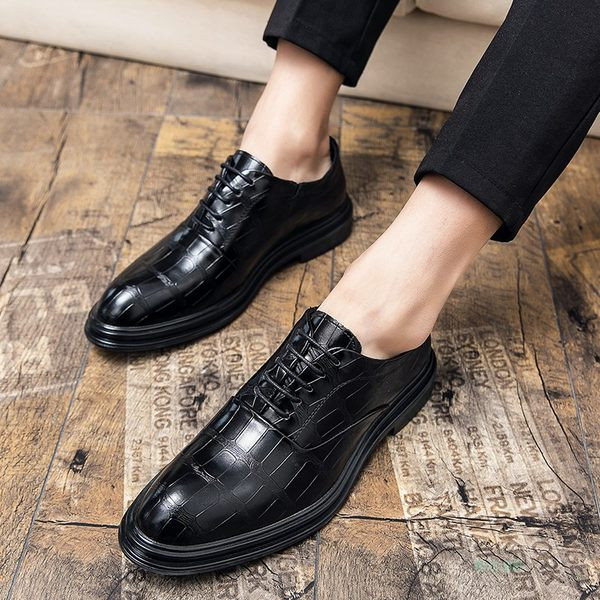 Uus mudel kolmes värvitoonis paeltega meeste nahkkingad