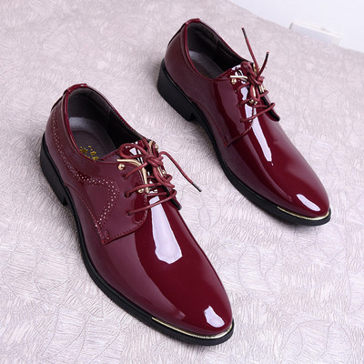 Meeste pidulikud paeltega lakknahast kingad