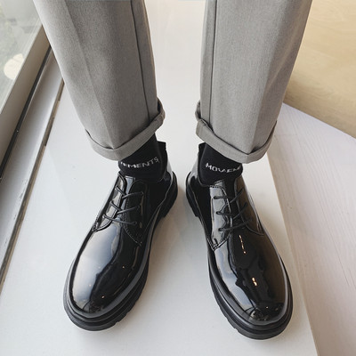 Praegused meeste pidulikud kingad ökonahast paeltega