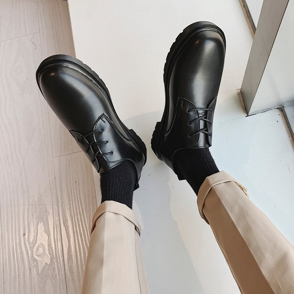 Praegused meeste pidulikud kingad ökonahast paeltega