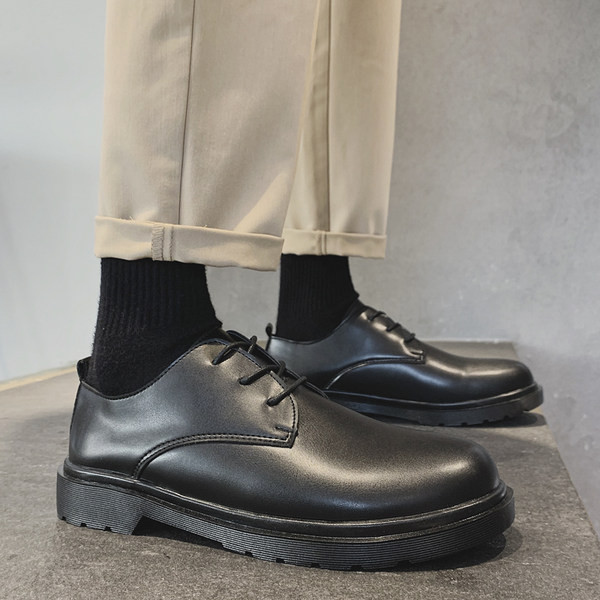 Praegused meeste pidulikud kingad ökonahast paeltega