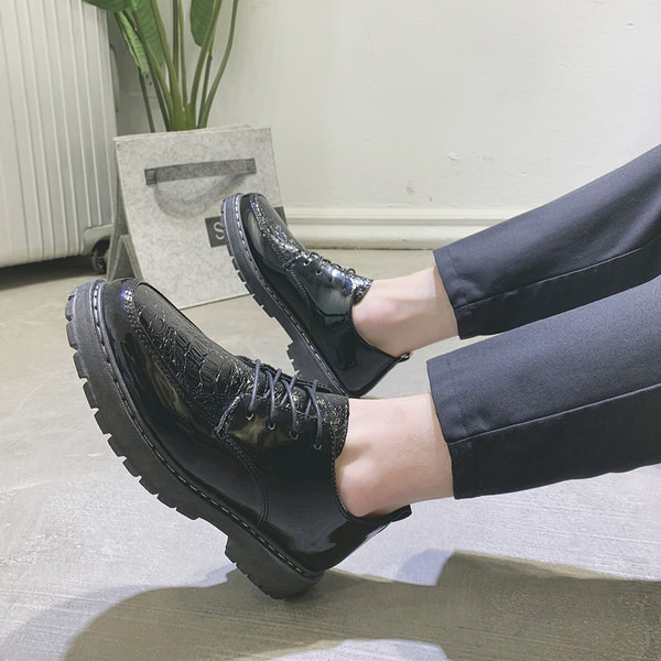 Stilīgs vīriešu formālu apavu vienkāršs modelis