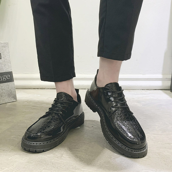 Stilīgs vīriešu formālu apavu vienkāršs modelis