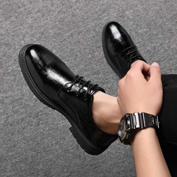 Peen paeltega meeste pidulike kingade mudel