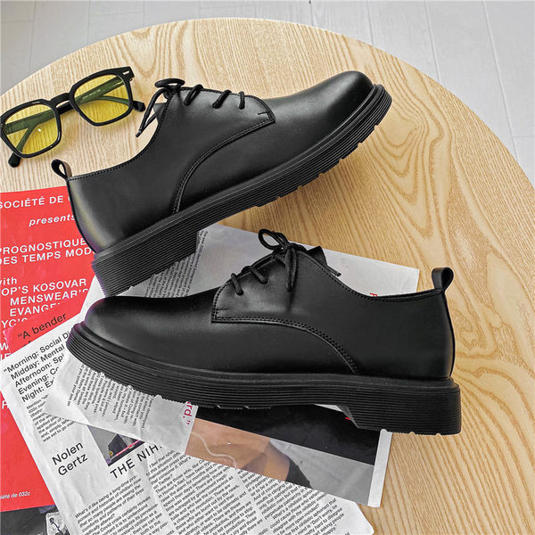 Μοντέρνα αντρικά επίσημα παπούτσια στρογγυλεμένο μοντέλο με κορδόνια