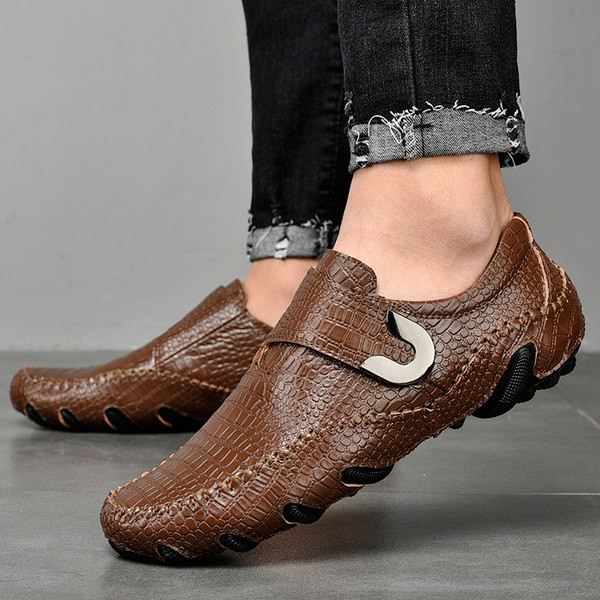 Moodsad pandlaga ökonahast meeste mokassiinid