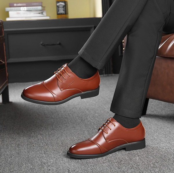 Stiilsed paeltega kunstnahast meeste kingad