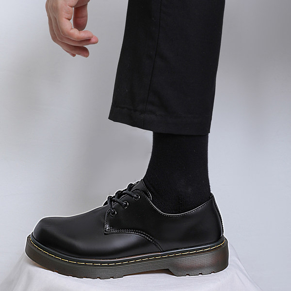 Hetkel lameda talla ja paeltega meeste kingad