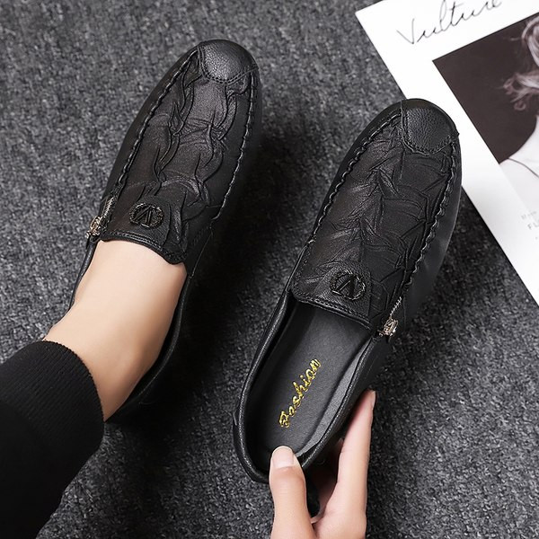 Moodsad meeste mokassiinid luku ja lukuga