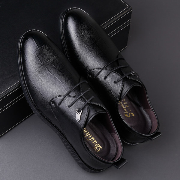 Praegused meeste kingad kahes mudelis paeltega