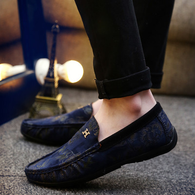 Stiilsed mustri ja lameda tallaga meeste mokassiinid
