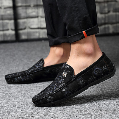 Stiilsed mustri ja lameda tallaga meeste mokassiinid