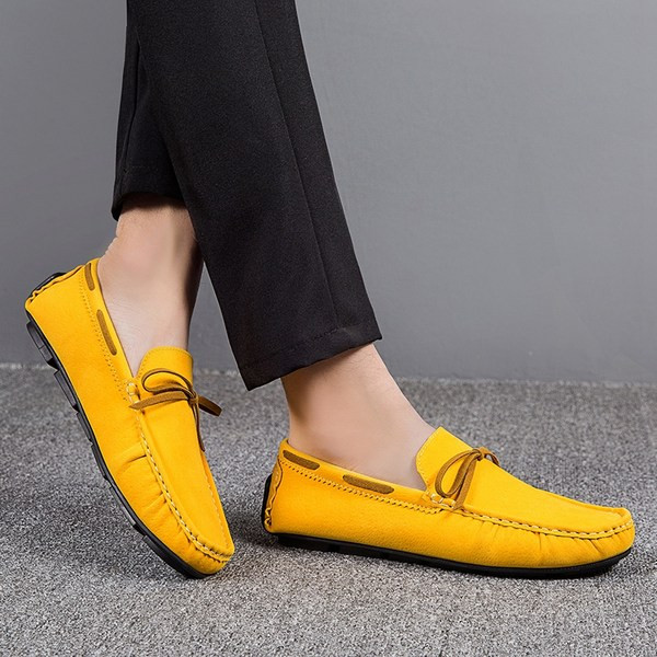 Stiilsed paelte ja lameda tallaga meeste mokassiinid