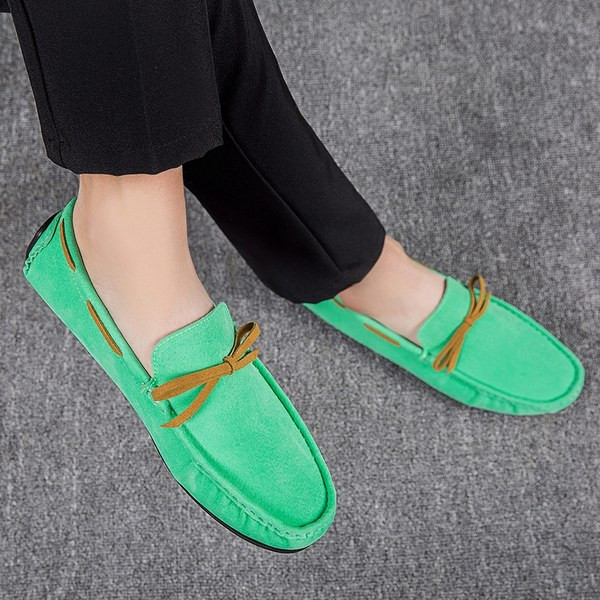 Stiilsed paelte ja lameda tallaga meeste mokassiinid