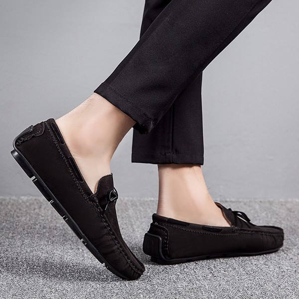 Stiilsed paelte ja lameda tallaga meeste mokassiinid