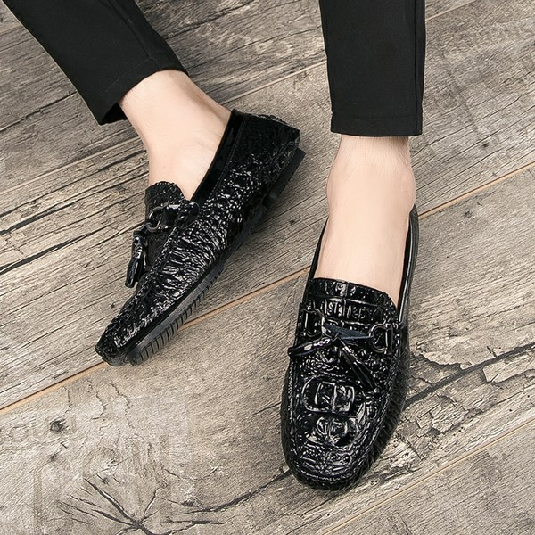 Meeste stiilsed luku ja paeltega mokassiinid