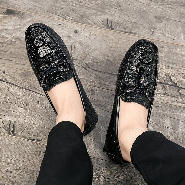 Meeste stiilsed luku ja paeltega mokassiinid