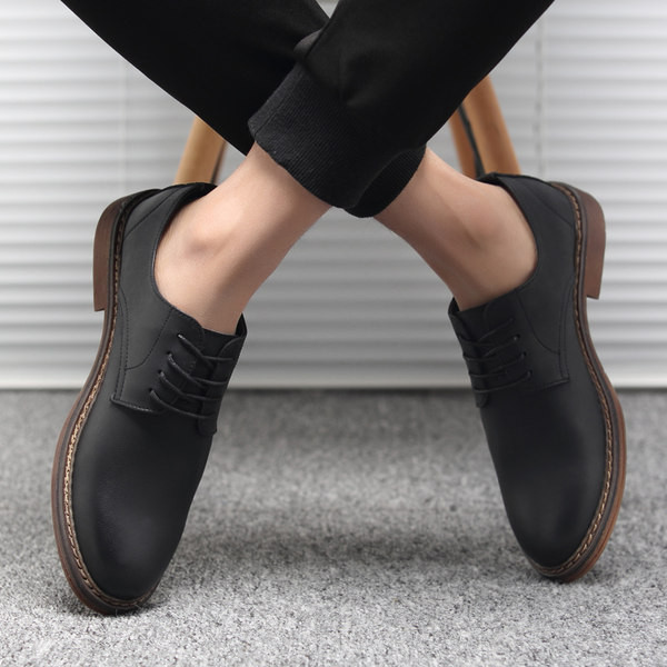 Öko bőrből készült férfi cipő fűzővel