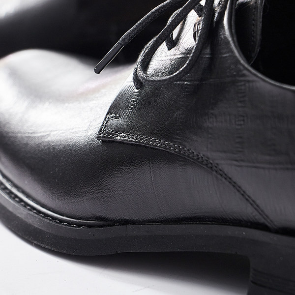 Ανδρικά επίσημα παπούτσια μυτερά μοντέλα σε μαύρο χρώμα