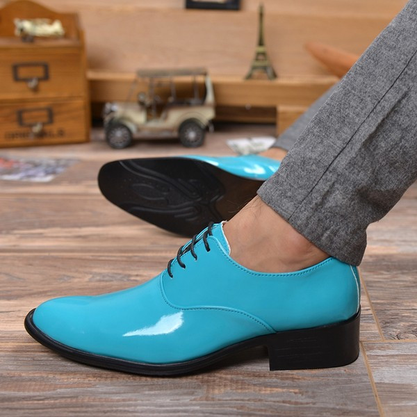 Vīriešu lakādas smailas kurpes ar šņorēm