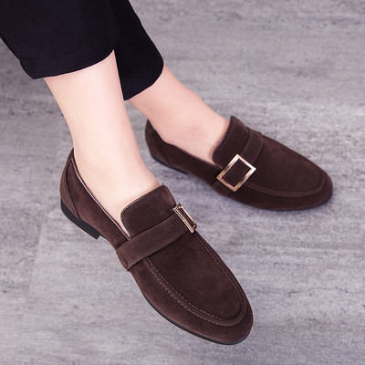 Öko-seemisnahast valmistatud moodsad meeste kingad, mis sobivad selleks puhuks