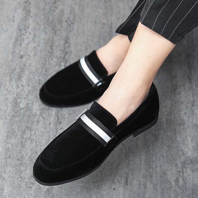 Öko-seemisnahast valmistatud moodsad meeste kingad, mis sobivad selleks puhuks