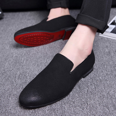 Öko-seemisnahast valmistatud moodsad meeste kingad, mis sobivad selleks puhuks