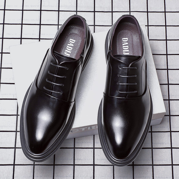 Formāli vīriešu apavi ar šņorēm - plakana zole