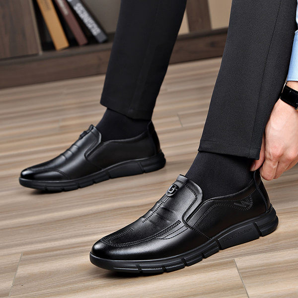 Meeste metallkaunistustega nahast kingad