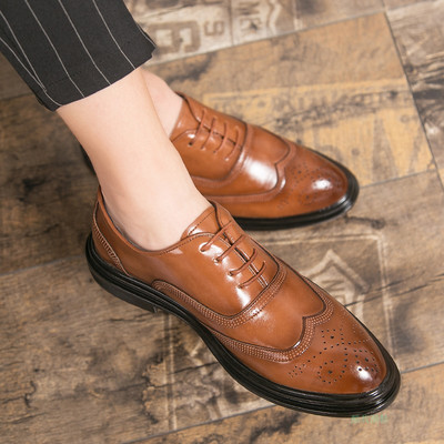 Formaalsed paeltega kunstnahast meeste kingad