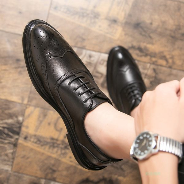 Formaalsed paeltega kunstnahast meeste kingad